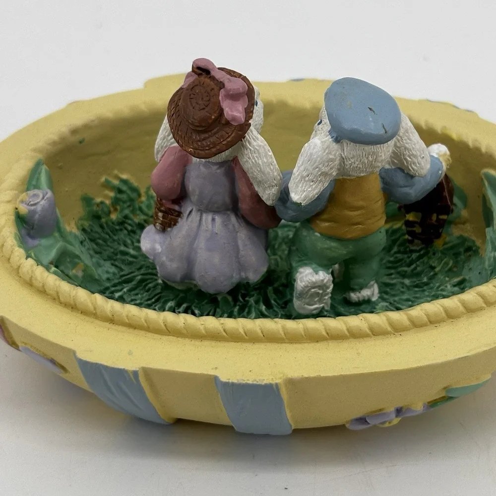 Vintage‎ Lidded Easter Egg w Nested Bunnies Pastel Spring Decor Yellow Cottage